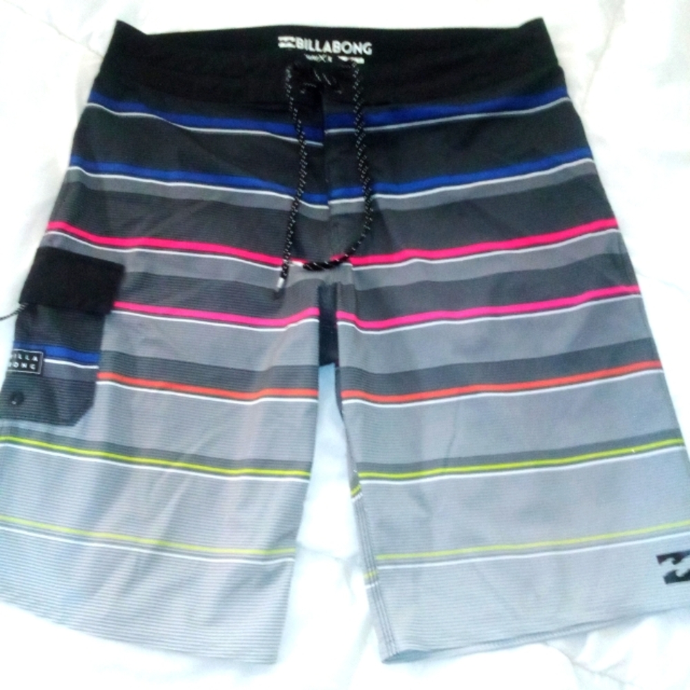 Billàbong Platinum X All Day Board Shorts, size 31
